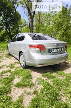 Седан Toyota Avensis 2010 в Кропивницком