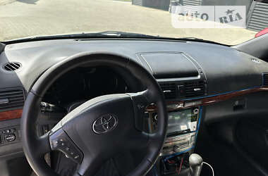 Седан Toyota Avensis 2003 в Рожнятове