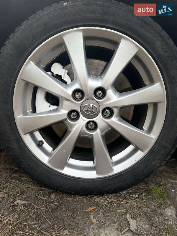 Универсал Toyota Avensis 2012 в Краматорске