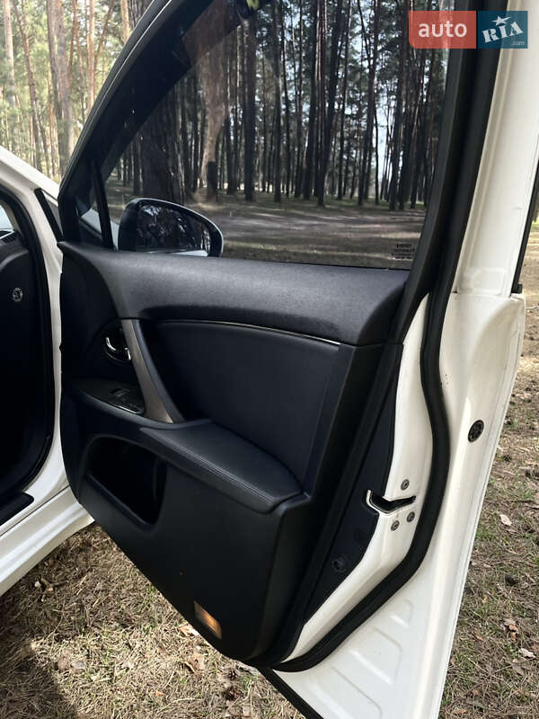 Универсал Toyota Avensis 2012 в Краматорске