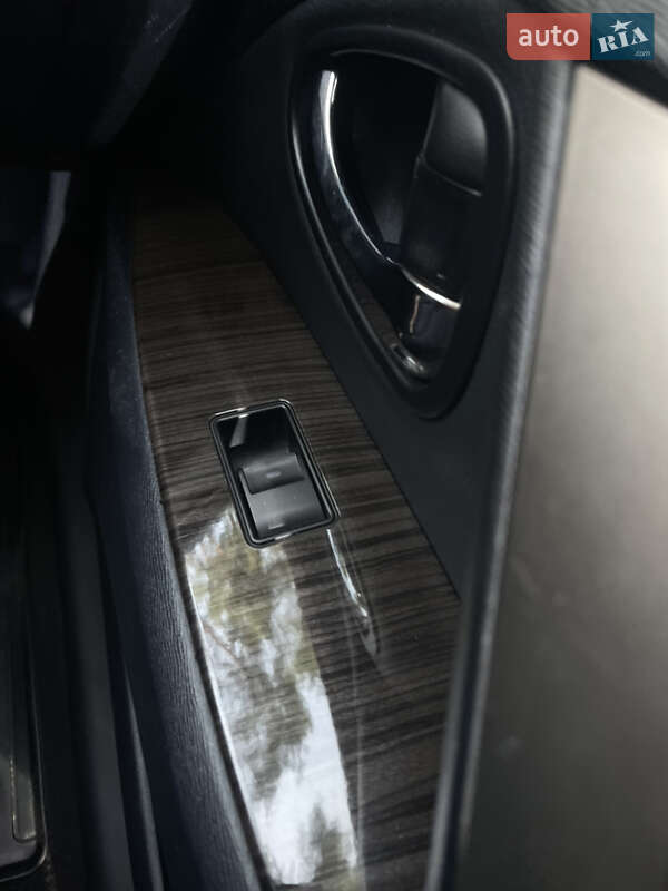 Универсал Toyota Avensis 2012 в Краматорске