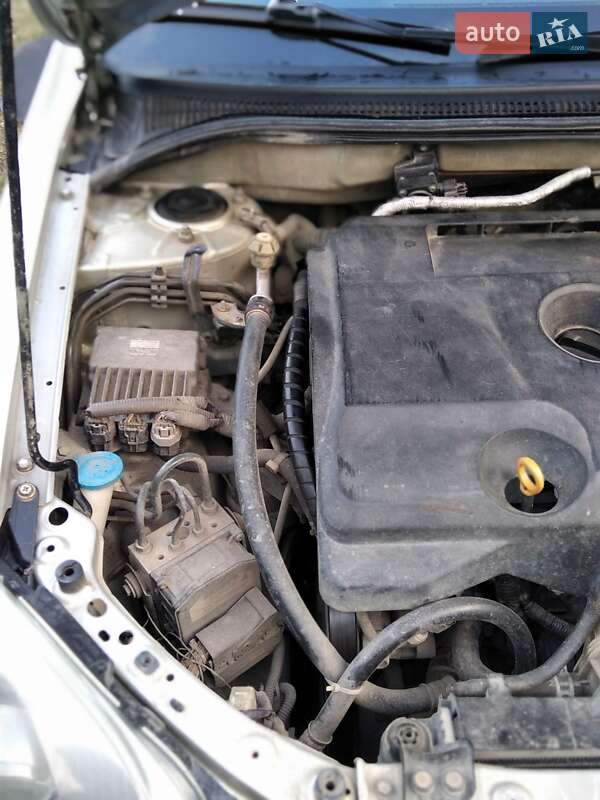 Универсал Toyota Avensis 2006 в Ивано-Франковске