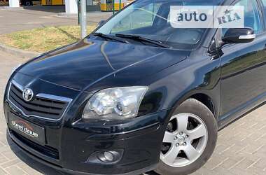 Седан Toyota Avensis 2008 в Николаеве