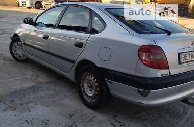 Седан Toyota Avensis 2001 в Одессе