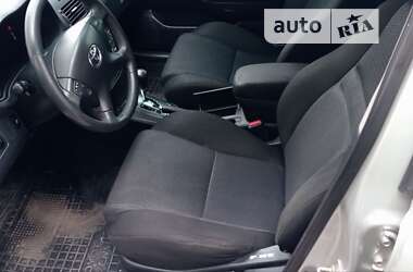 Седан Toyota Avensis 2005 в Дніпрі