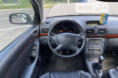 Седан Toyota Avensis 2003 в Полтаве