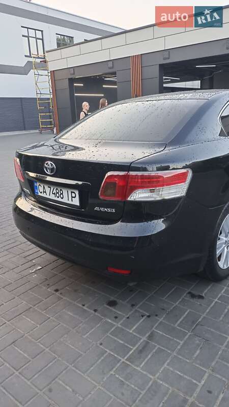 Седан Toyota Avensis 2011 в Черкасах