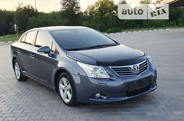 Седан Toyota Avensis 2010 в Жовтих Водах