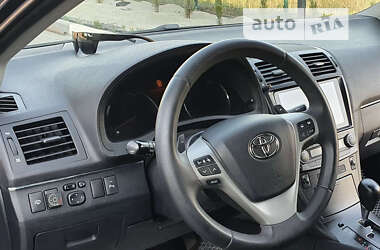 Седан Toyota Avensis 2010 в Жовтих Водах