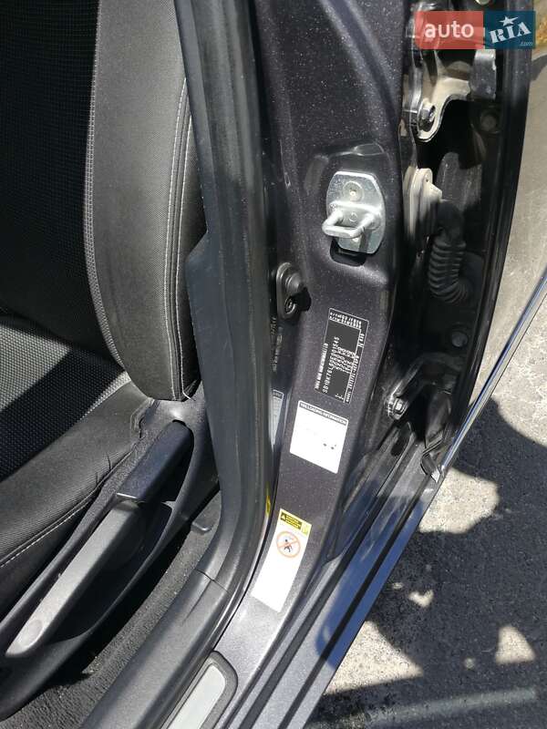 Седан Toyota Avensis 2008 в Киеве