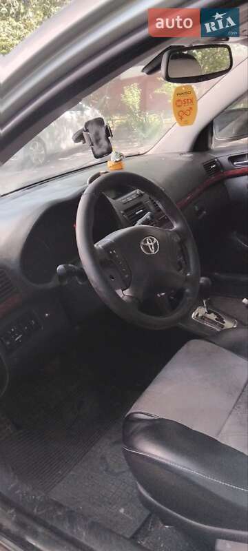 Седан Toyota Avensis 2003 в Николаеве