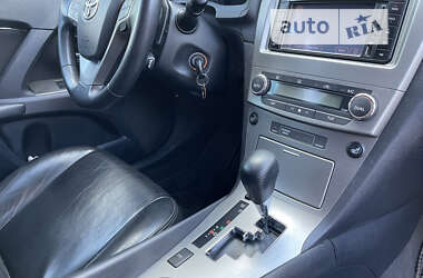 Универсал Toyota Avensis 2010 в Полтаве