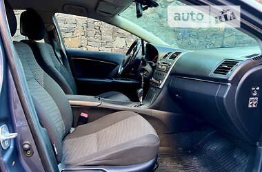 Седан Toyota Avensis 2011 в Киеве