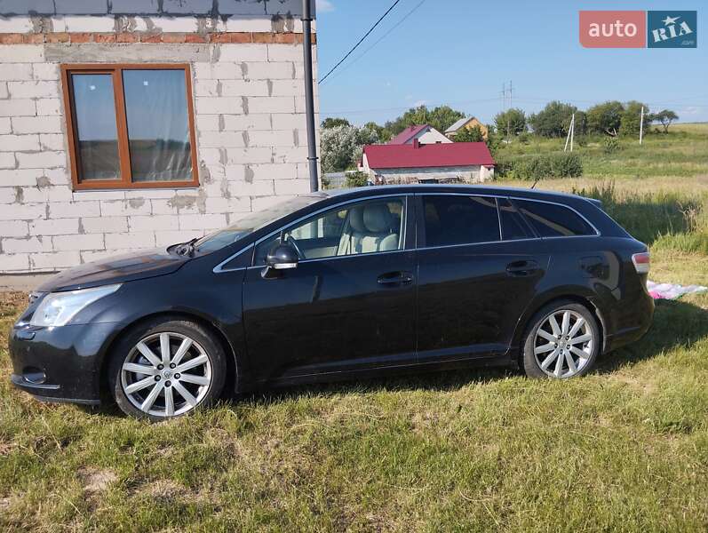 Універсал Toyota Avensis 2009 в Зорі