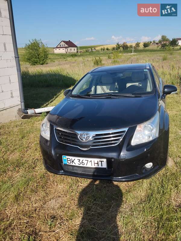 Універсал Toyota Avensis 2009 в Зорі