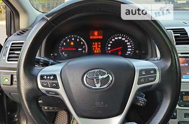 Універсал Toyota Avensis 2013 в Києві