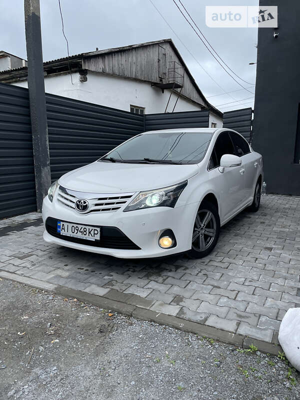 Toyota Avensis 2012