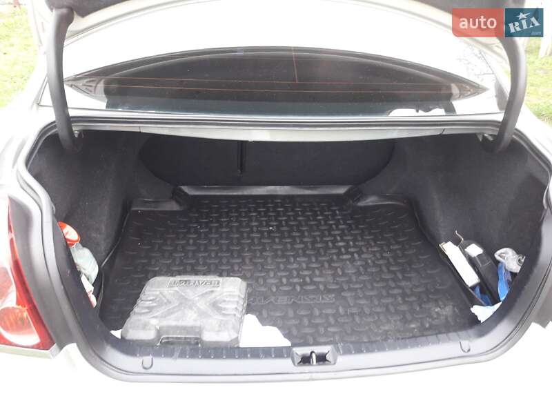 Седан Toyota Avensis 2007 в Львові