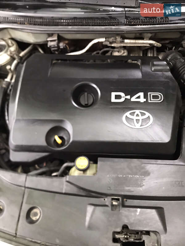 Универсал Toyota Avensis 2008 в Гайвороне