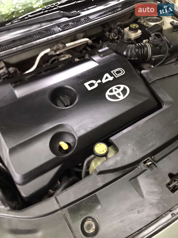 Универсал Toyota Avensis 2008 в Гайвороне