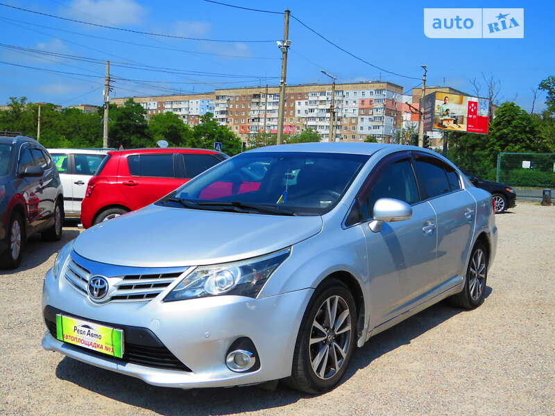 Седан Toyota Avensis 2012 в Кропивницькому