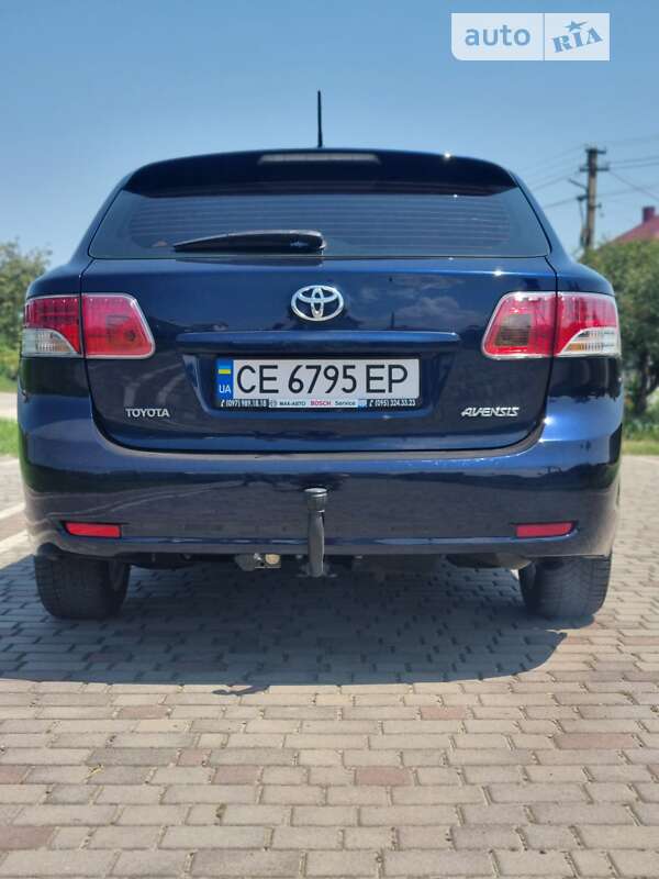 Универсал Toyota Avensis 2011 в Черновцах