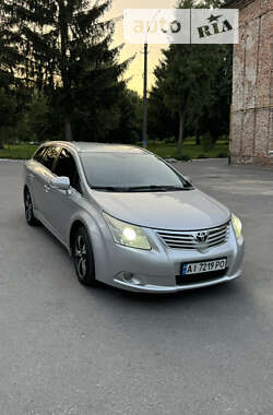 Універсал Toyota Avensis 2011 в Житомирі