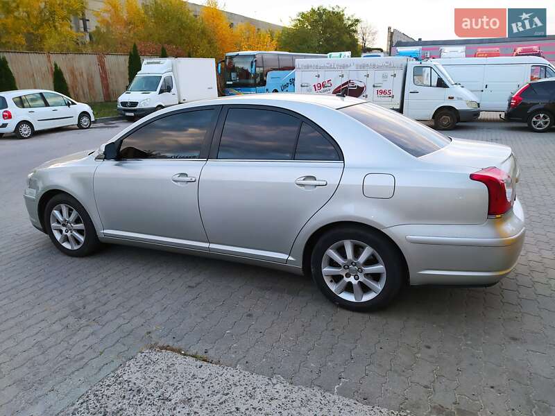 Седан Toyota Avensis 2007 в Львові