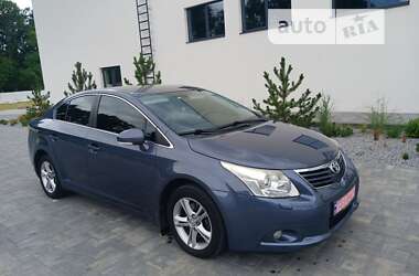 Седан Toyota Avensis 2010 в Луцьку