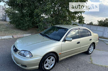 Седан Toyota Avensis 2002 в Одессе