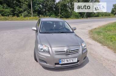 Седан Toyota Avensis 2006 в Кременці