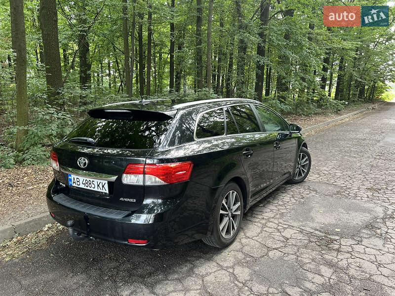 Универсал Toyota Avensis 2014 в Виннице