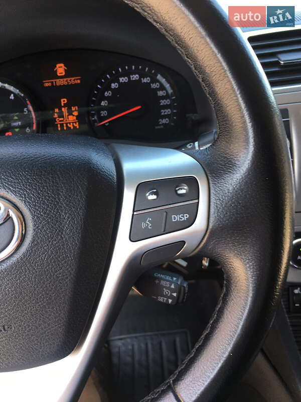 Седан Toyota Avensis 2015 в Василькове