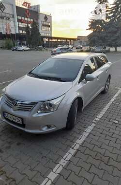 Универсал Toyota Avensis 2011 в Черновцах