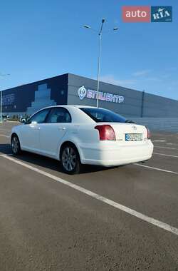 Ліфтбек Toyota Avensis 2008 в 