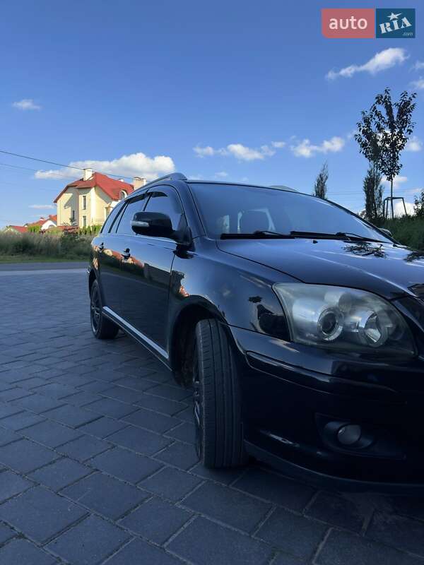 Універсал Toyota Avensis 2008 в Трускавці