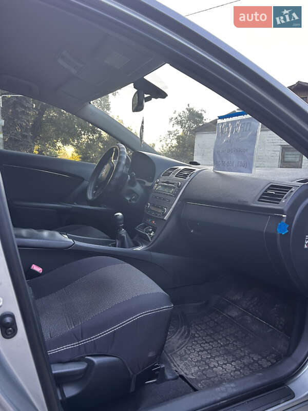 Седан Toyota Avensis 2011 в Василькове