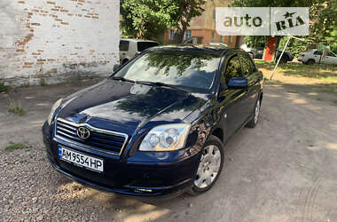 Лифтбек Toyota Avensis 2003 в Коростене