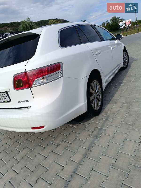 Универсал Toyota Avensis 2011 в Виноградове