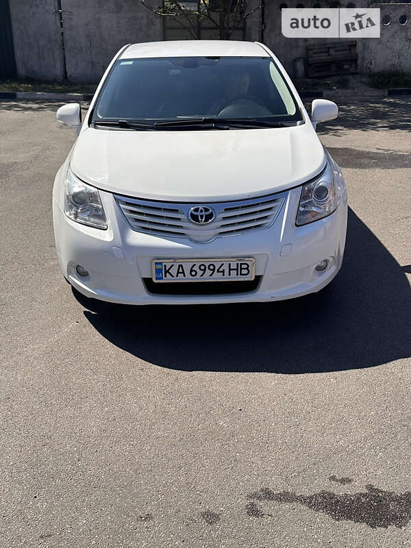 Toyota Avensis 2011