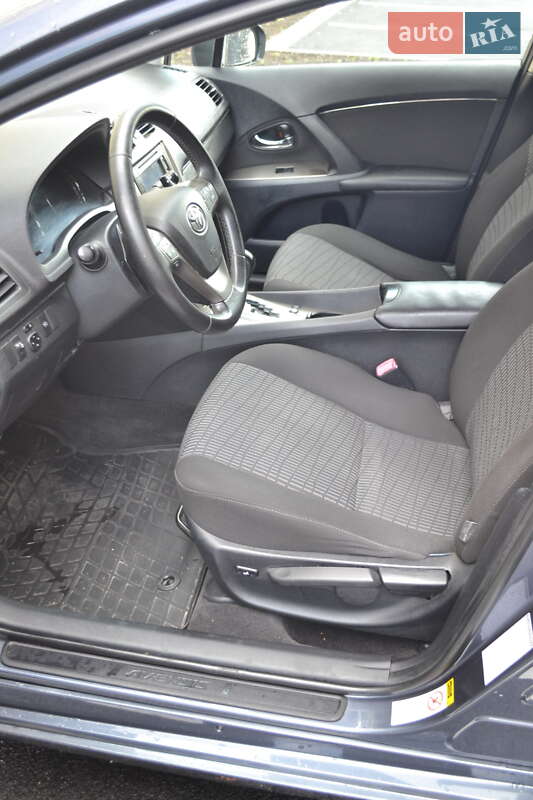 Универсал Toyota Avensis 2011 в Житомире