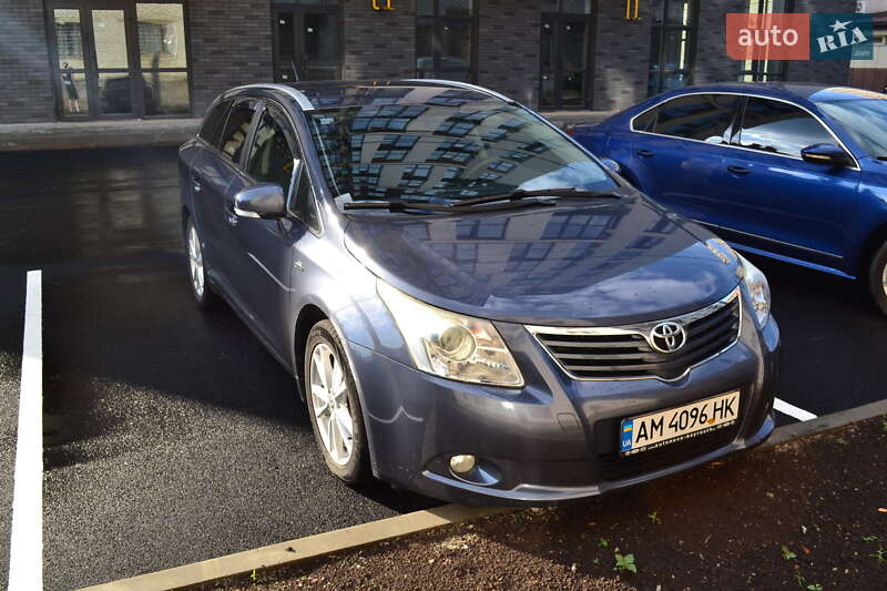 Универсал Toyota Avensis 2011 в Житомире