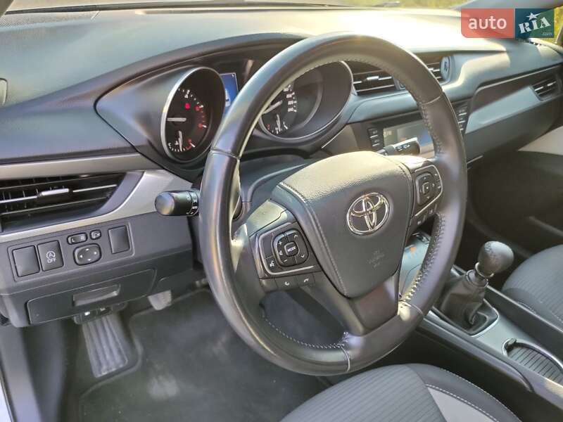 Универсал Toyota Avensis 2016 в Харькове