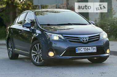 Седан Toyota Avensis 2012 в Самборе