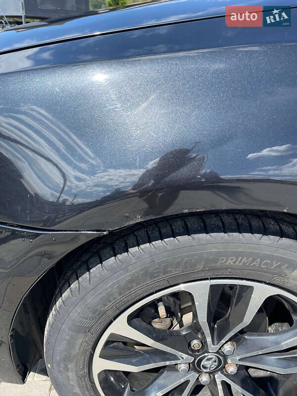 Седан Toyota Avensis 2008 в Лазещине