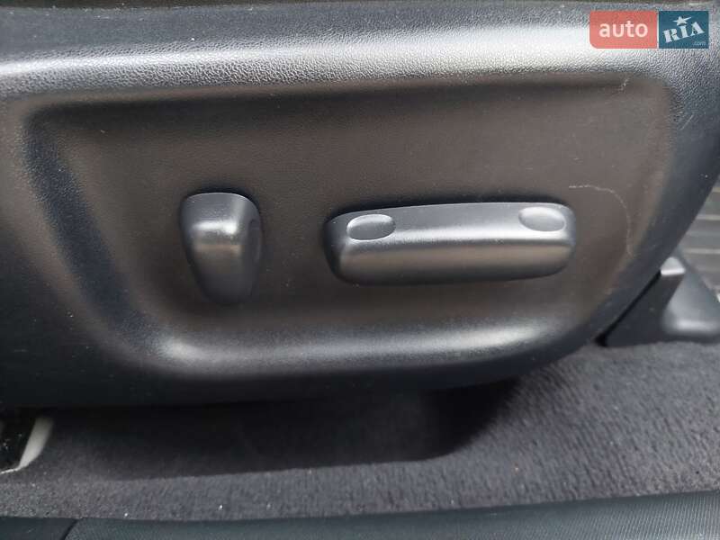 Седан Toyota Avensis 2009 в Одесі