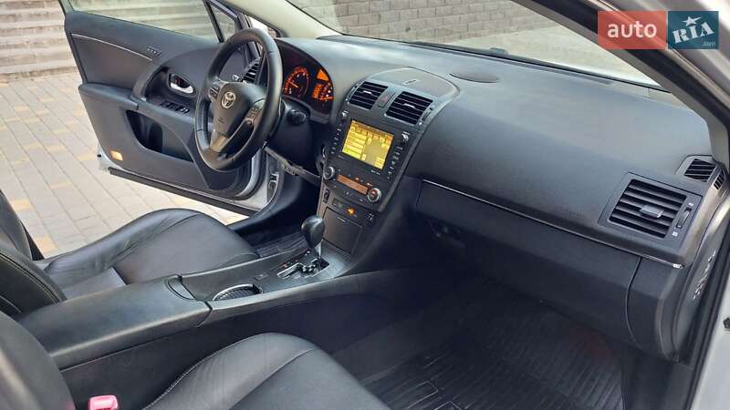 Седан Toyota Avensis 2009 в Одесі