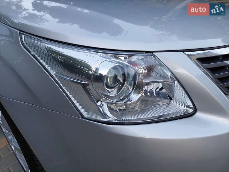 Седан Toyota Avensis 2009 в Одесі