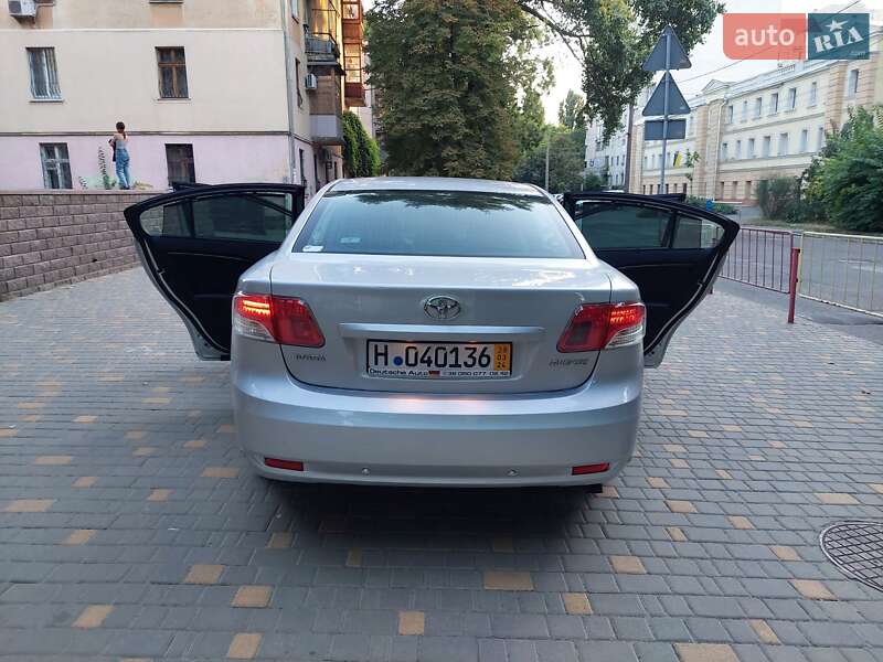 Седан Toyota Avensis 2009 в Одесі