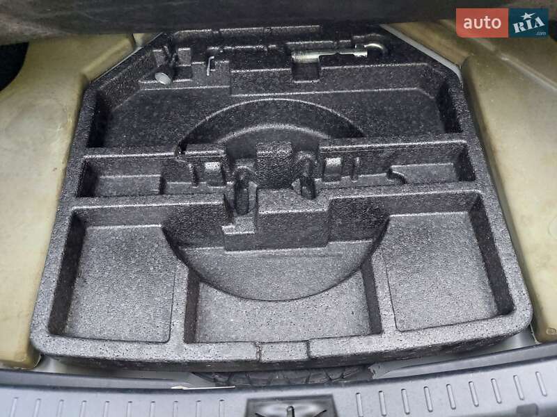 Седан Toyota Avensis 2009 в Одесі